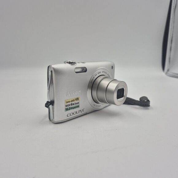 Nikon COOLPIX S3300 Silver Compact Digital Camera USED TESTED - Picture 4 of 8